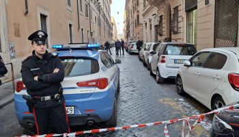 Verifiche nella sede di FdI a Roma per un allarme bomba