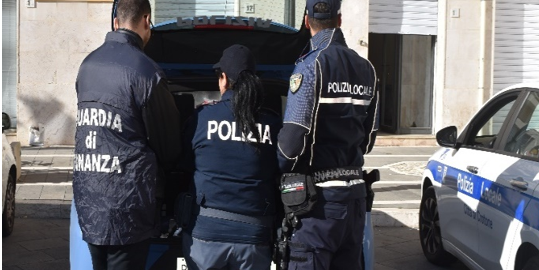 Crotone, maxi controllo centro storico: denunce e sanzioni