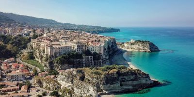 Il Times celebra la Calabria, Tropea tra i 20 luoghi più belli da visitare in Italia – VIDEO