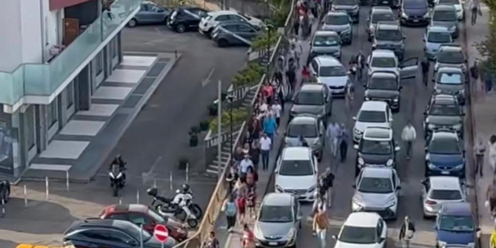 Rende, traffico in tilt con la riapertura delle scuole. Laboratorio Civico: «Il Comune ascolti la città»