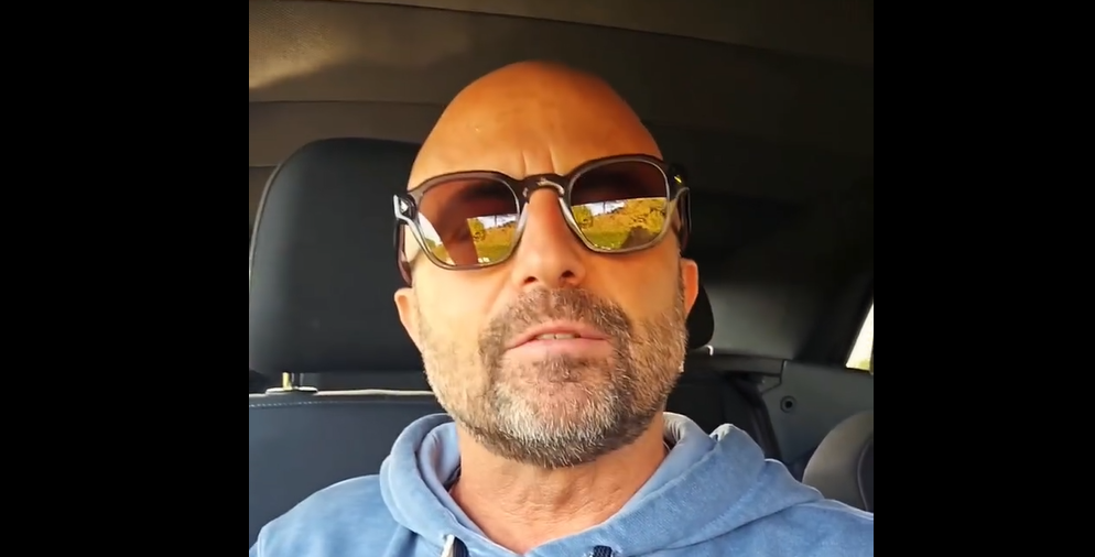 «I camionisti hanno rotto. Sì, il silenzio!». Luca Abete al fianco degli autotrasportatori in lotta – VIDEO