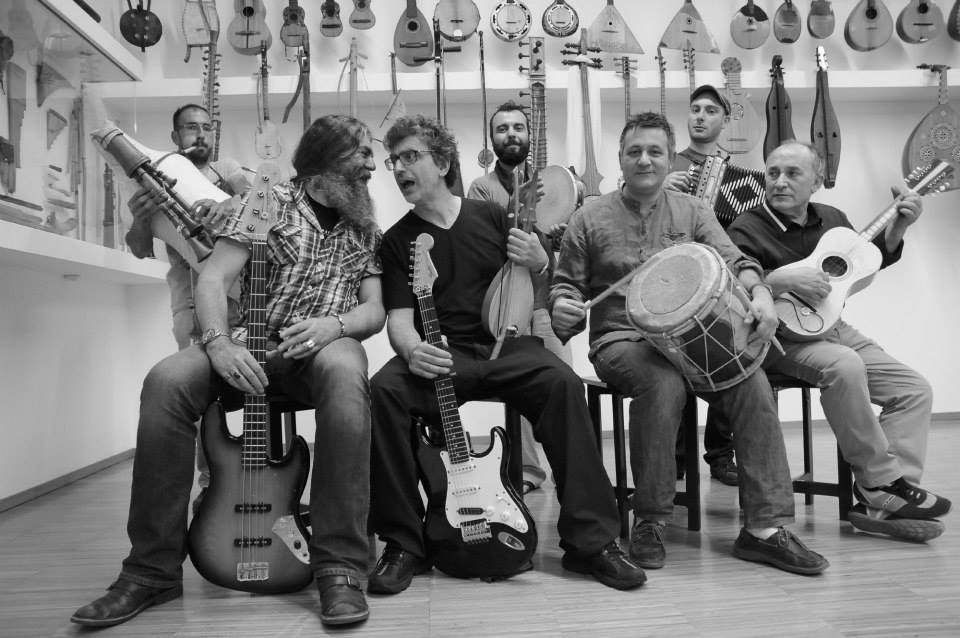 Attesa a Roccella per il concerto dei Re Niliu