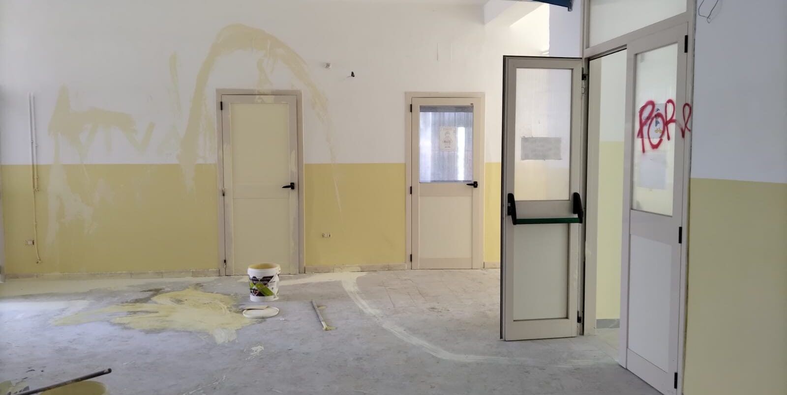 Villa San Giovanni, vandalizzata la scuola elementare “Don Milani”