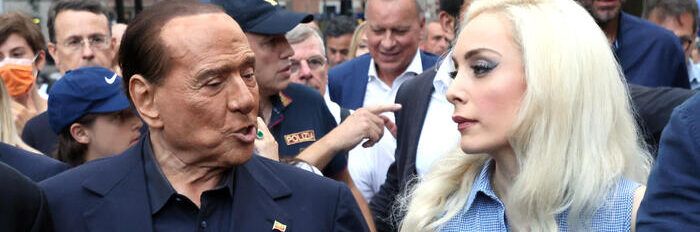 Berlusconi: mi candido al Senato. Calenda: «Con Renzi c’è l’accordo»