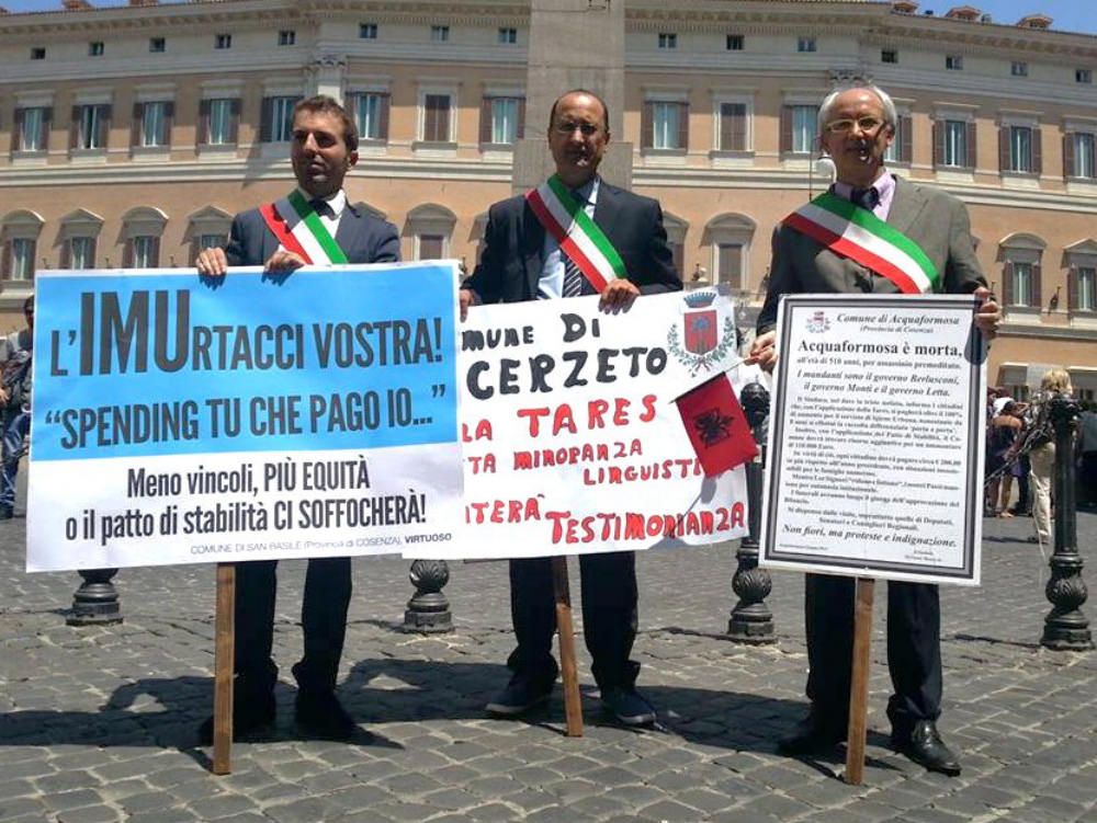 Manoccio guida la rivolta dei sindaci calabresi a Montecitorio