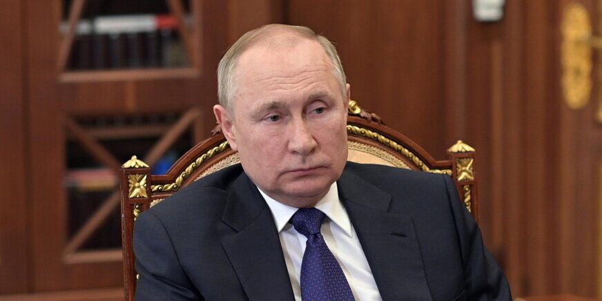 Intesa per cessate il fuoco temporaneo. Putin: «Combattiamo i neonazisti»