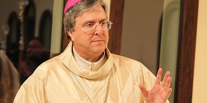 Antonio e Chiara morti sulla 106, la preghiera di monsignor Savino: «Erano vita che sbocciava»