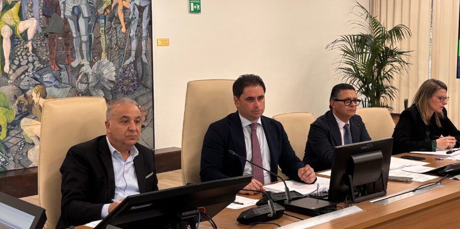 Dirigenza Regione, a tempi di record secondo sì alla legge sui concorsi (anche) per soli esami