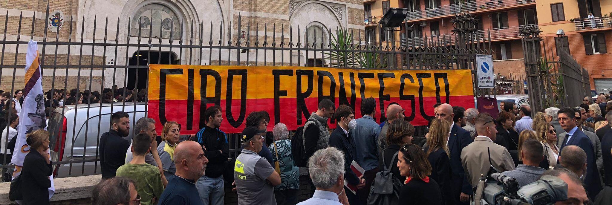 “Ciao Francesco”. Addio al 18enne travolto e ucciso a Roma