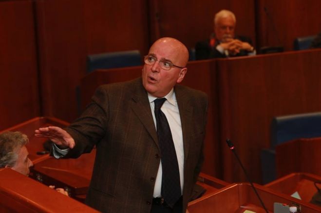 SCANDALO SACAL | Oliverio chiede a Pignanelli di dimettersi dal Cda