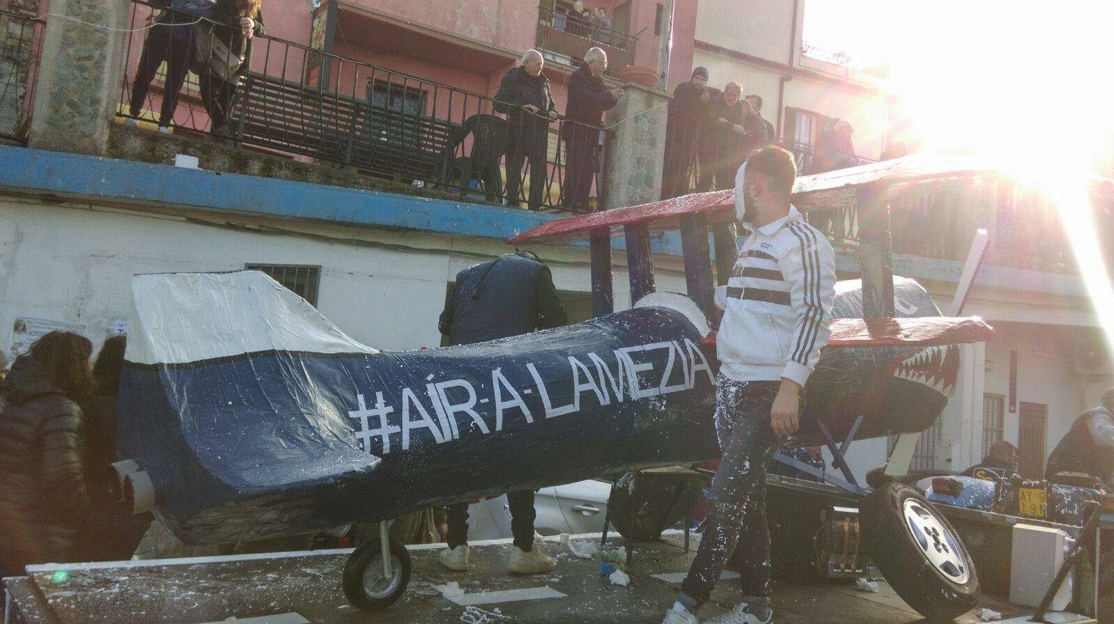 Manifestazioni a Crotone e Reggio in difesa degli aeroporti