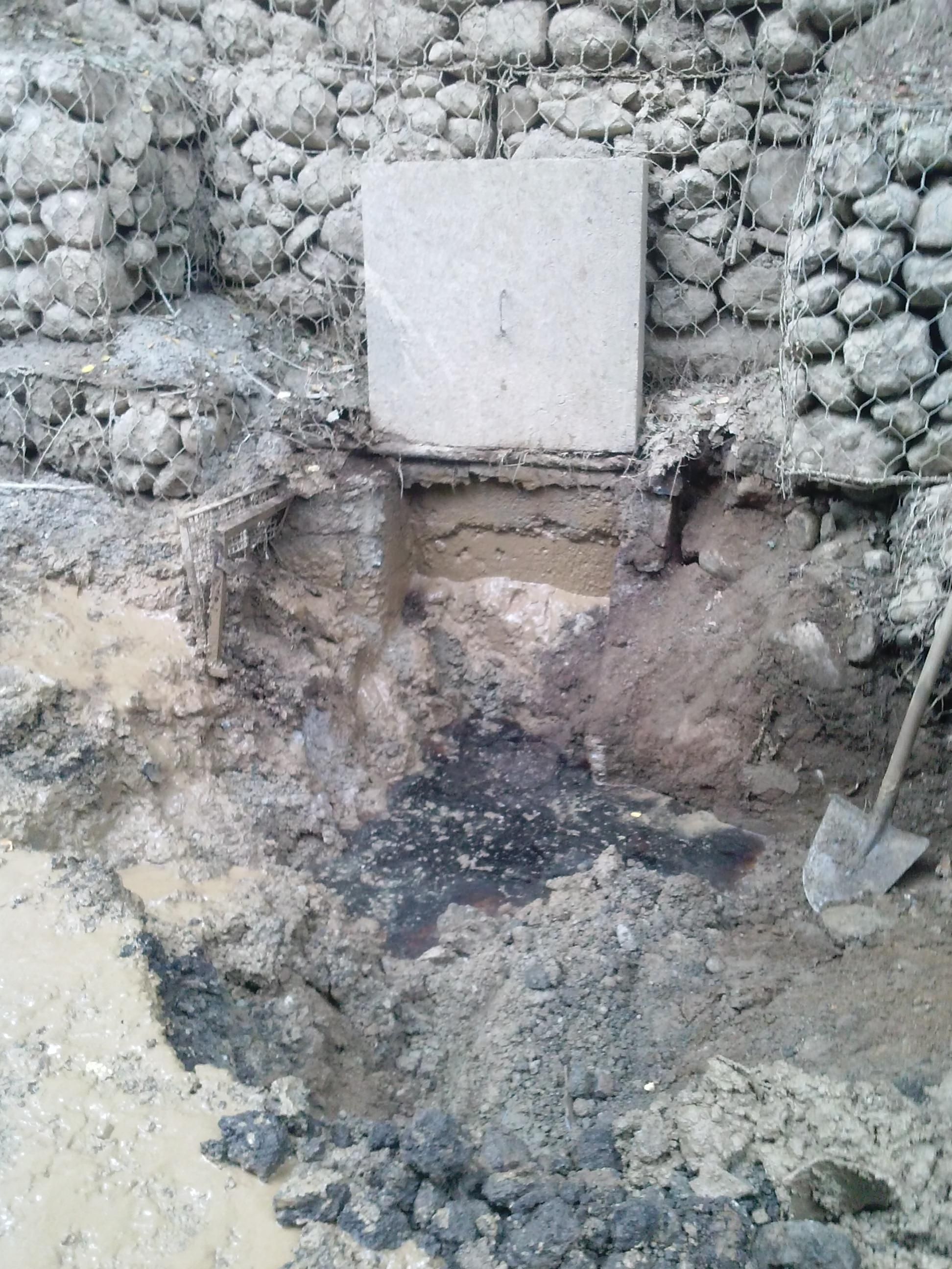 La denuncia: il percolato della discarica arriva al torrente