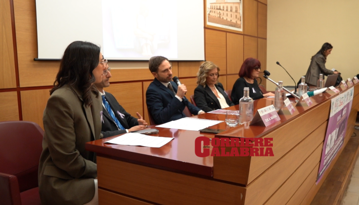 Social e rapporto con il cibo, l’allarme degli esperti sui disturbi alimentari