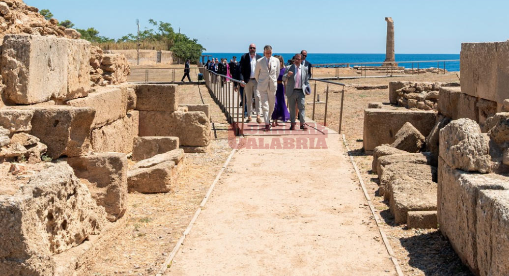 Tra le rovine c’è movimento (e non è un miraggio)