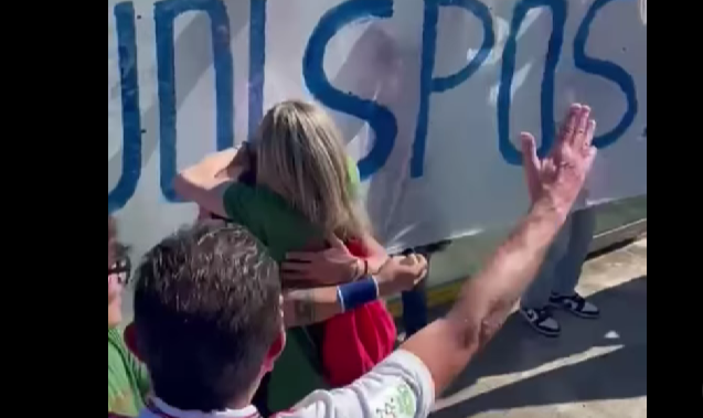 La proposta di matrimonio al “San Vito-Marulla” durante Cosenza-Spezia – VIDEO