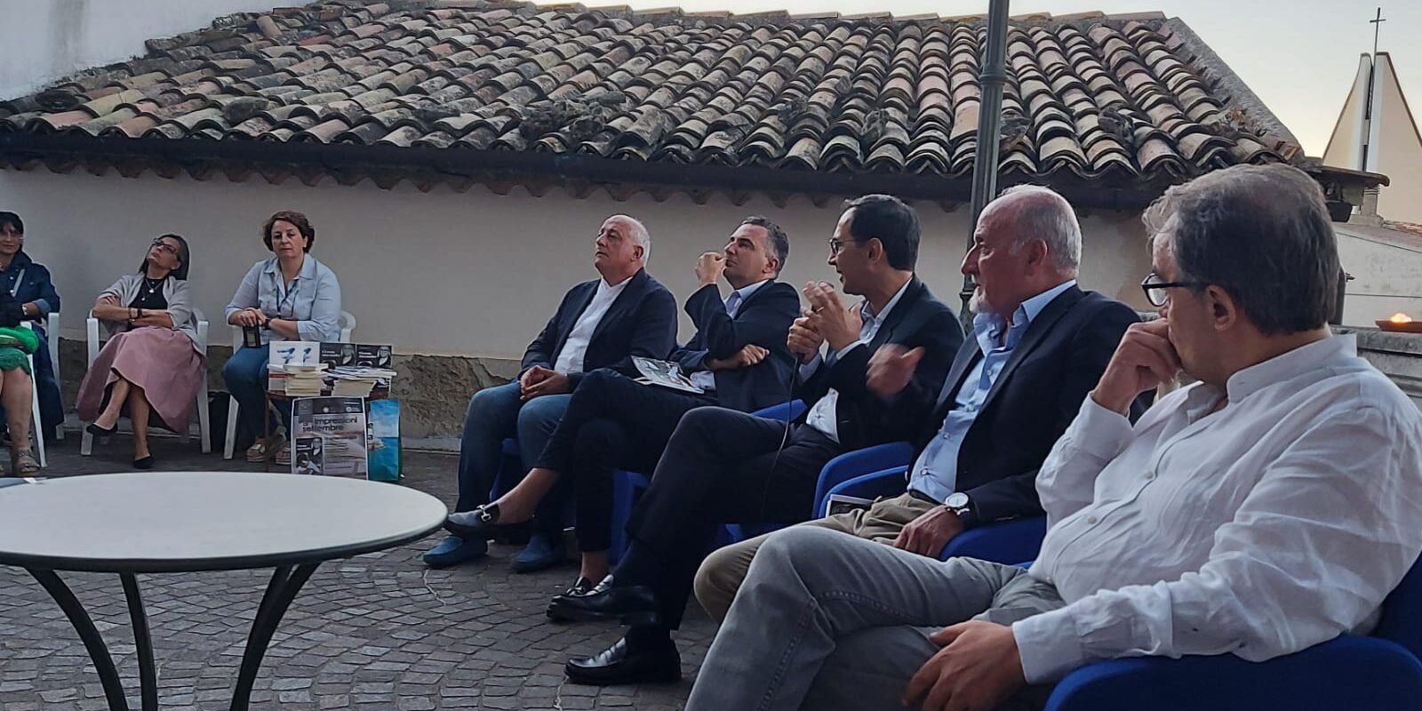 Presentato il libro di Beniamino Donnici “Ci resta una madre”