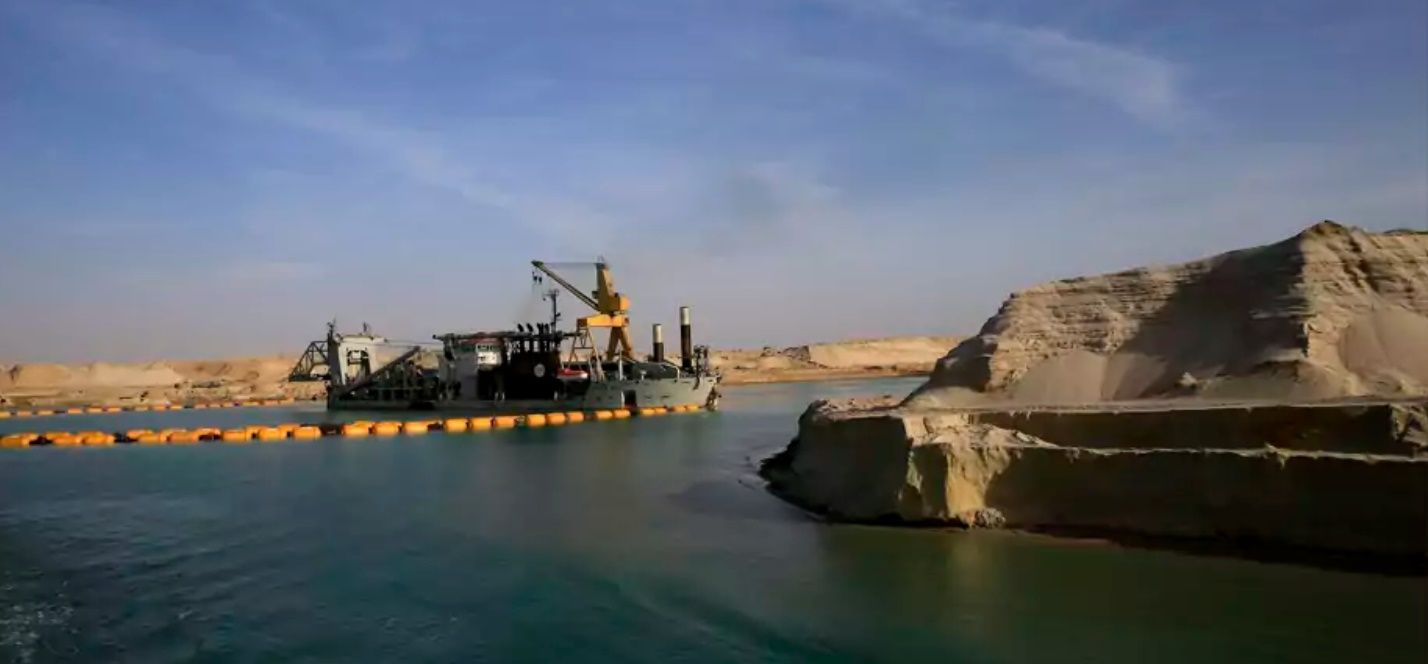 Canale di Suez, attacco terroristico: tre agenti uccisi