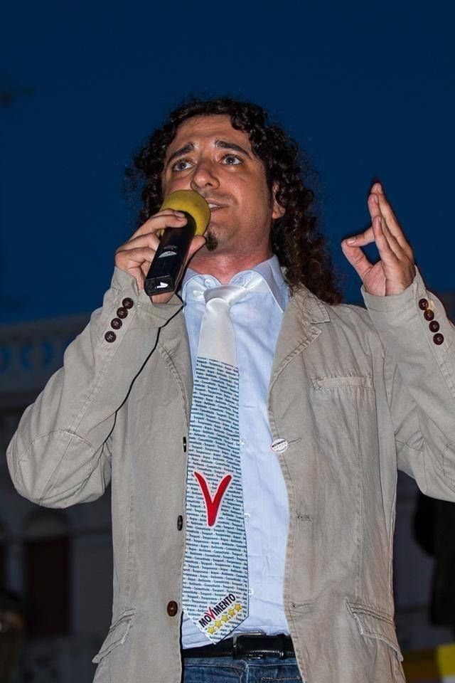 Infocontact, Parentela: intervenga il governo