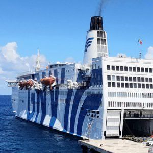 Migranti: aggiudicata la gara per la nave che "sorveglierà" la Calabria