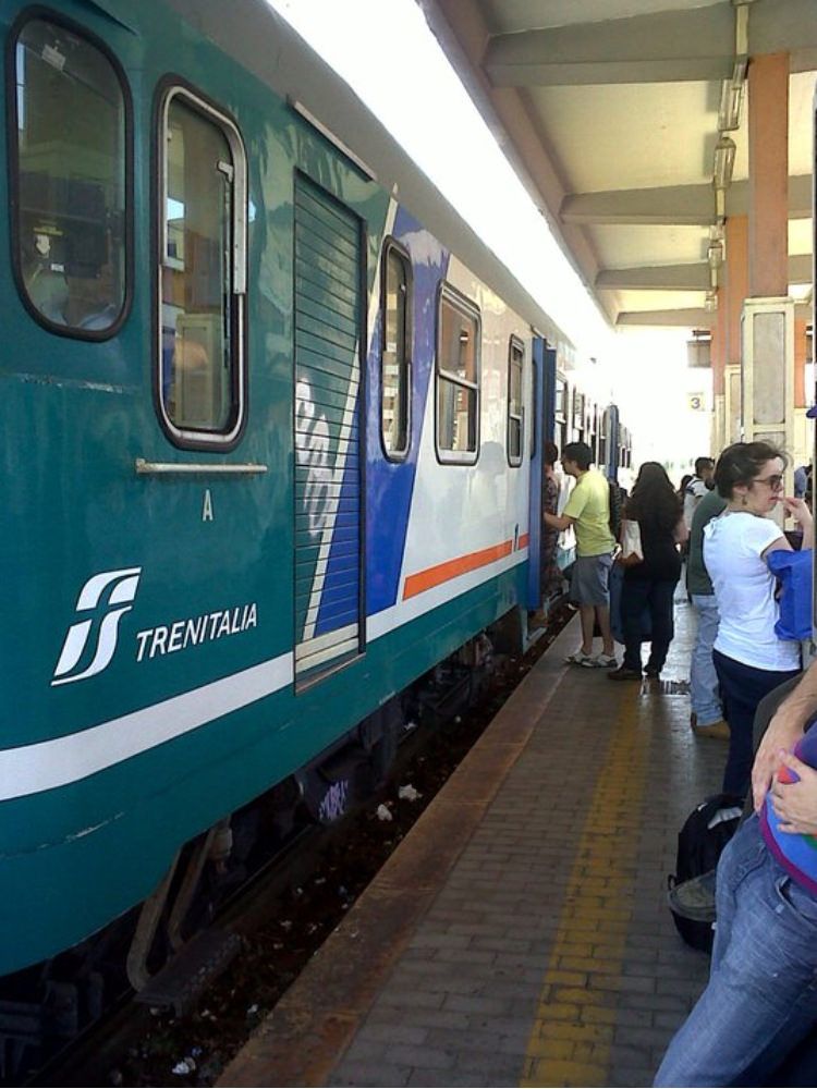 Class action Trenitalia, sabato i pendolari si "riprendono" le stazioni