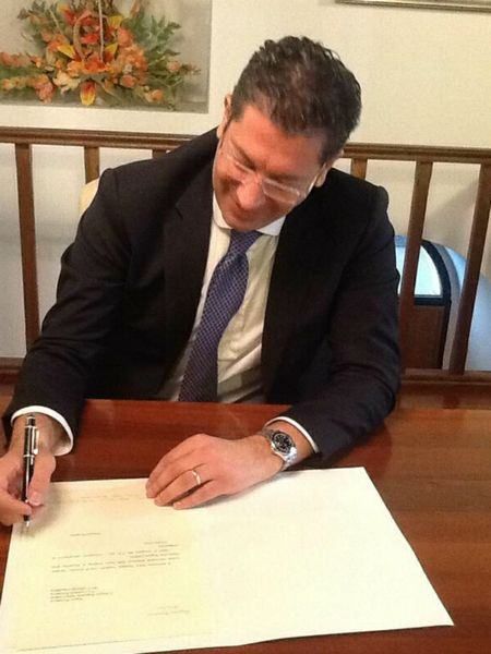 CAOS DIMISSIONI | Sel interroga il governo