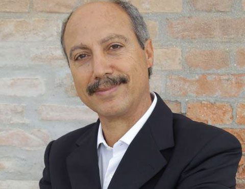 Mondadori punta su uno scrittore calabrese