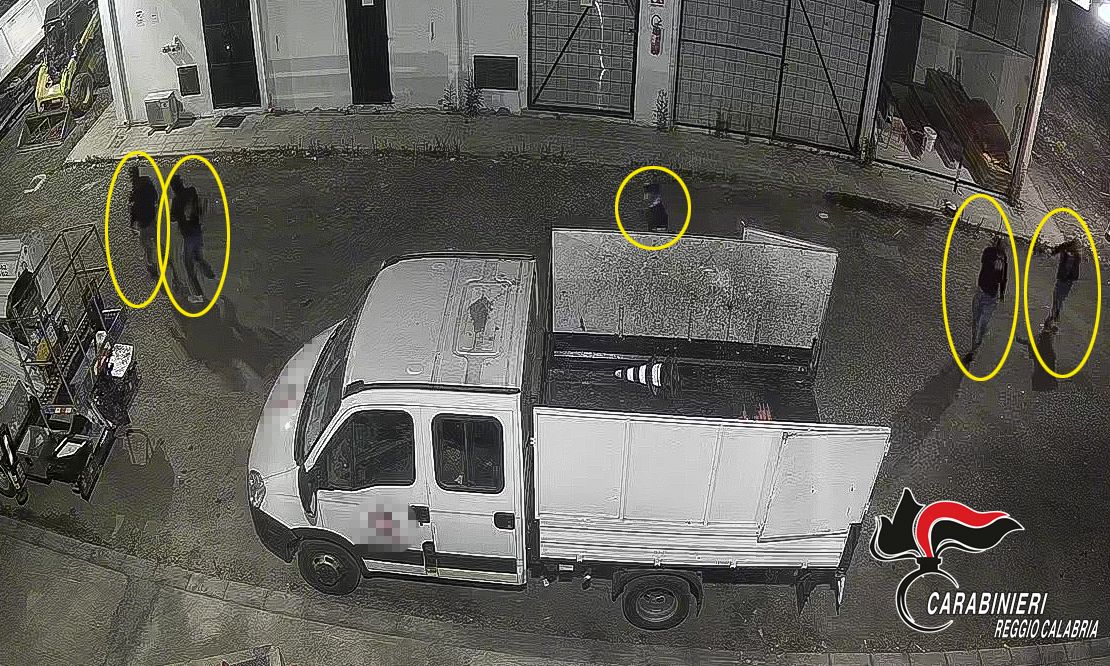Reggio Calabria, blitz contro un sodalizio criminale dedito ai furti – VIDEO