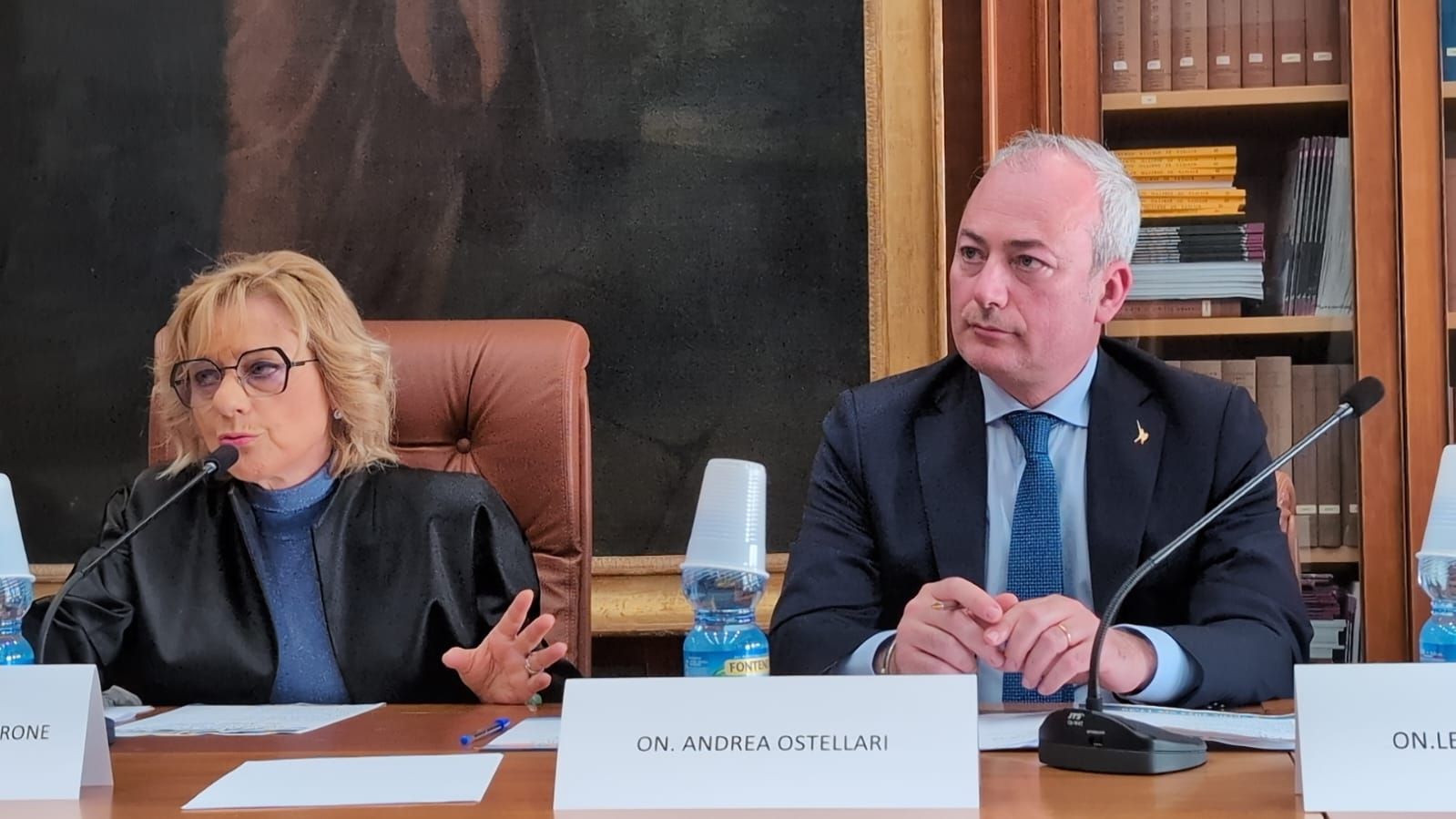 Ostellari a Cosenza: «Rivedere la legge sugli scioglimenti? Io sarei cauto»