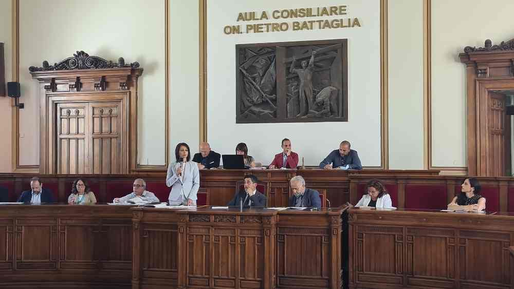 Reggio Calabria, il consiglio comunale approva il bilancio consuntivo 2021