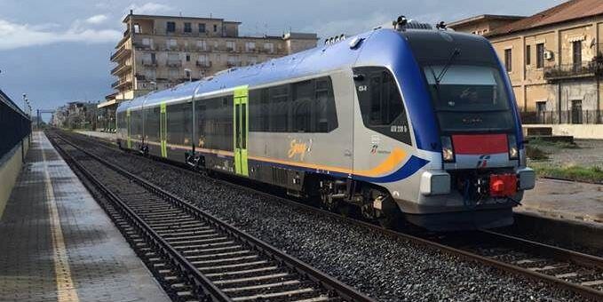 Lavori alla Ferrovia Jonica tra Sibari e Crotone, a rischio la riapertura prevista per fine gennaio