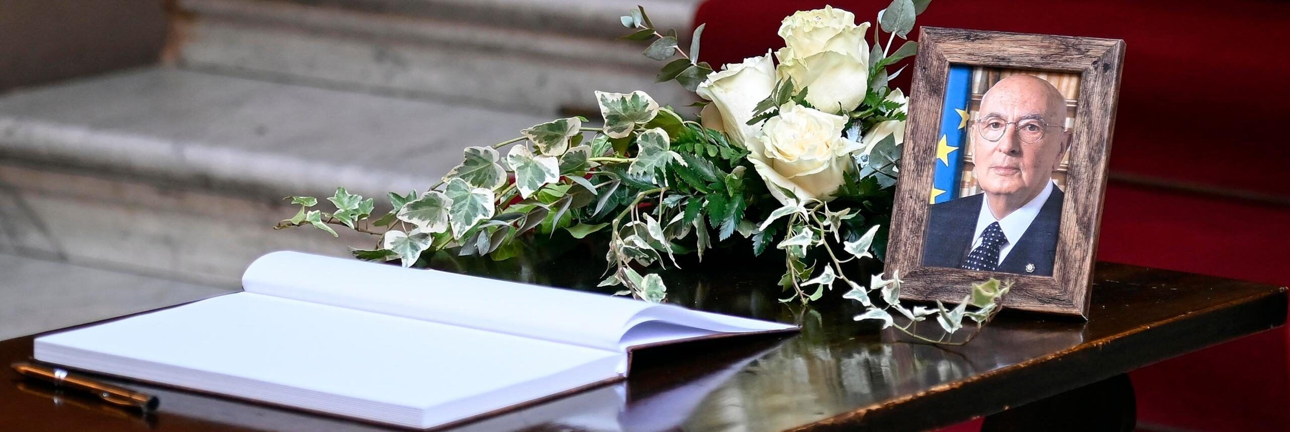 Oggi i funerali laici di Giorgio Napolitano alla Camera – DIRETTA