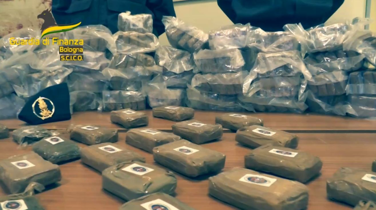 Traffico internazionale di droga, arrestato un albanese legato alla ‘Ndrangheta – VIDEO