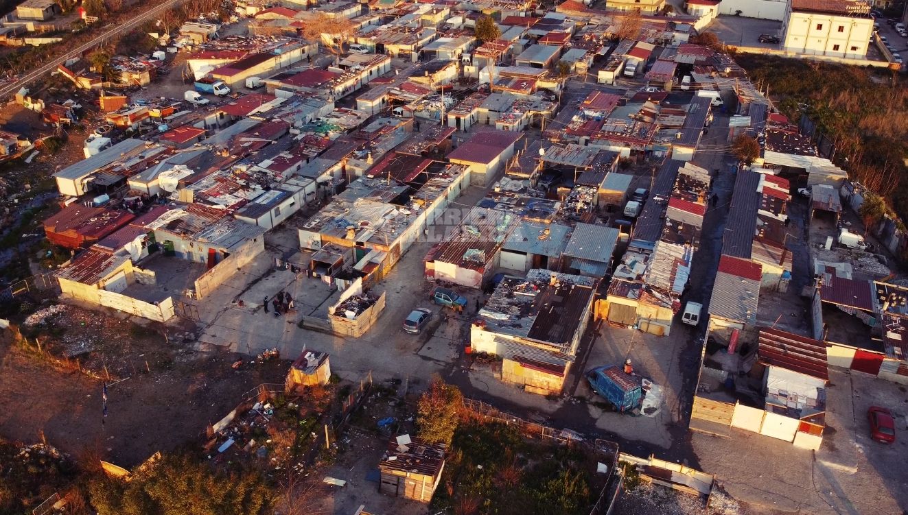 Campo rom a Lamezia, una cabina di regia per «superare il degrado» a Scordovillo