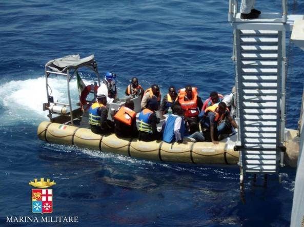 Oltre 250 migranti sbarcano a Reggio