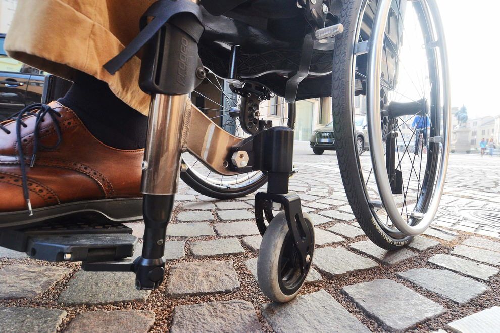 Crotone, vorrebbe assistere il fratello disabile. Ma non ottiene risposta