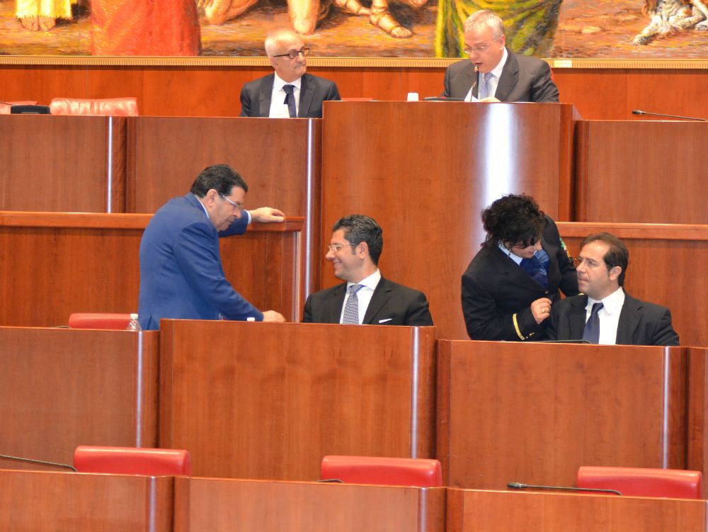 Il Pd boccia la manovra, Talarico no