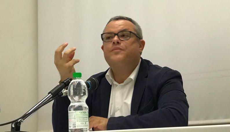 Il caso Pupo-Hume, «pietre contundenti scagliate contro la dignità delle donne»