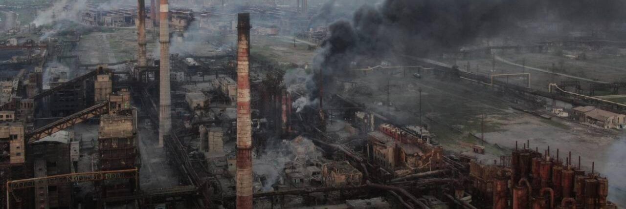 Finlandia presenta adesione alla Nato. Bombe al fosforo sull’Azovstal