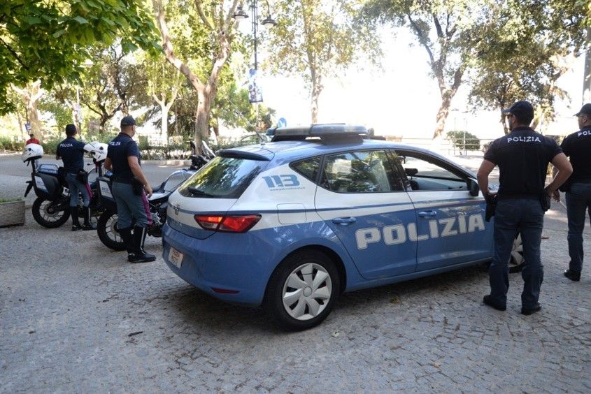 Trovato il cadavere di un 73enne a Crotone: indagini in corso