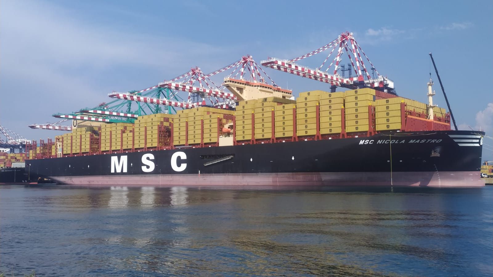 Nuovo record per Gioia, la “Nicola Mastro” in porto movimenta oltre 17mila teus