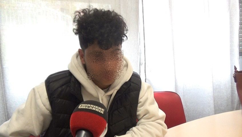 «Così si muore sui barconi». Il racconto di un 16enne fuggito dall’Egitto e accolto a Mendicino