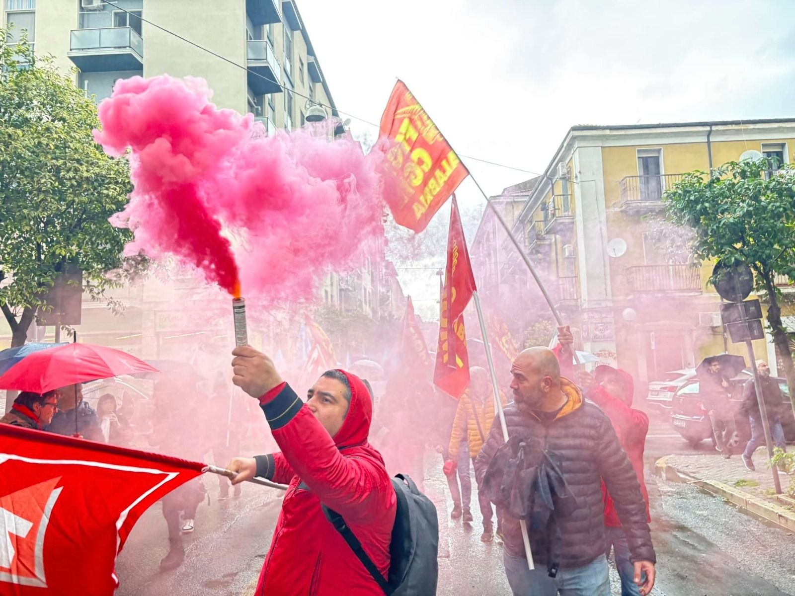 Calabria, non più autunno ma “Natale caldo”: il rischio di una guerra tra dimenticati