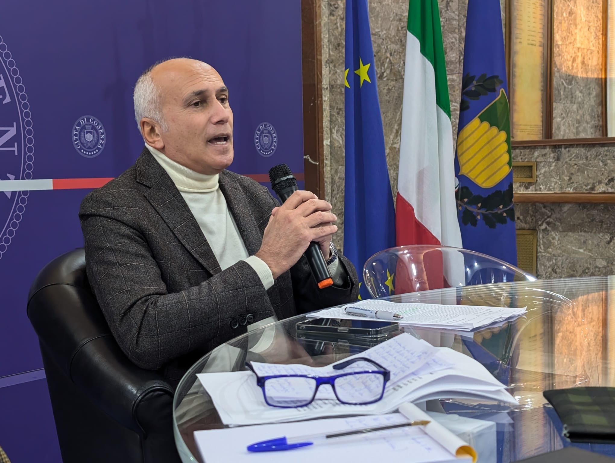 Cosenza Calcio, anche il sindaco Caruso all’assemblea dei tifosi. «Serve il sostegno di tutta la città»