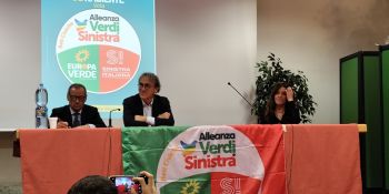 Bonelli a Reggio: «No al Ponte e al riarmo, alternativa alla destra parte dai territori»