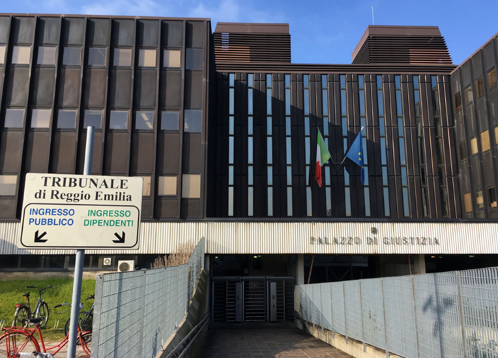 Occupa mille metri quadrati di demanio nel Reggiano, nei guai un cutrese