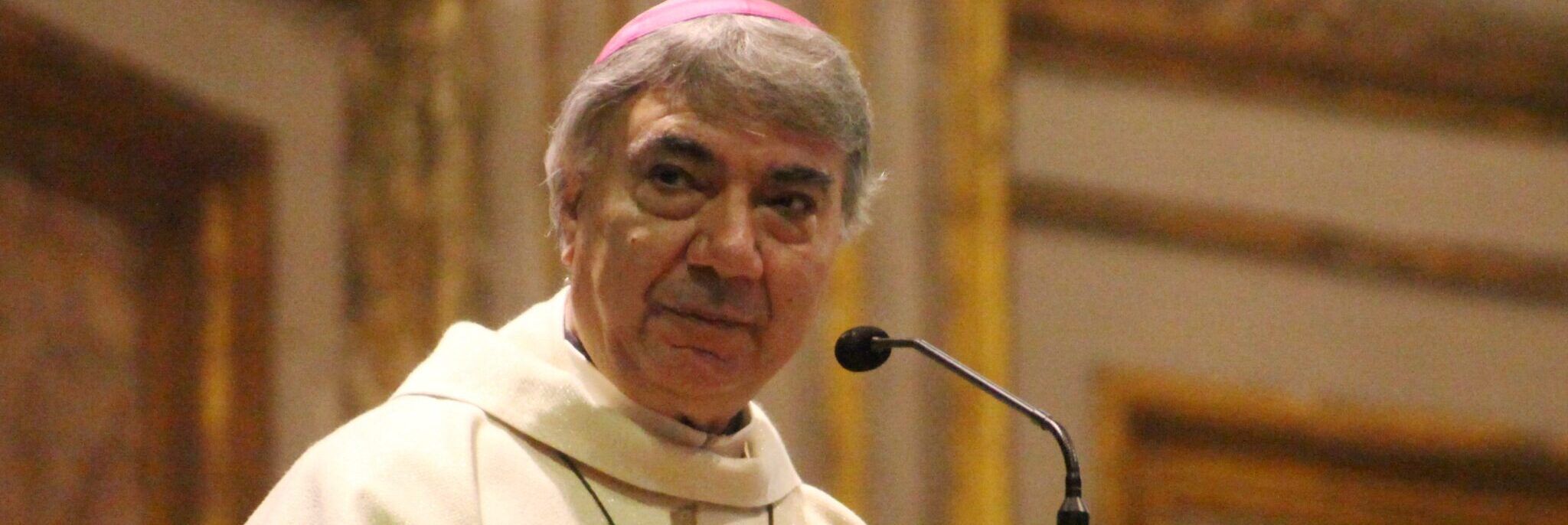 Gli auguri speciali del vescovo Battaglia: «Un Natale più vero sotto il segno del meno»