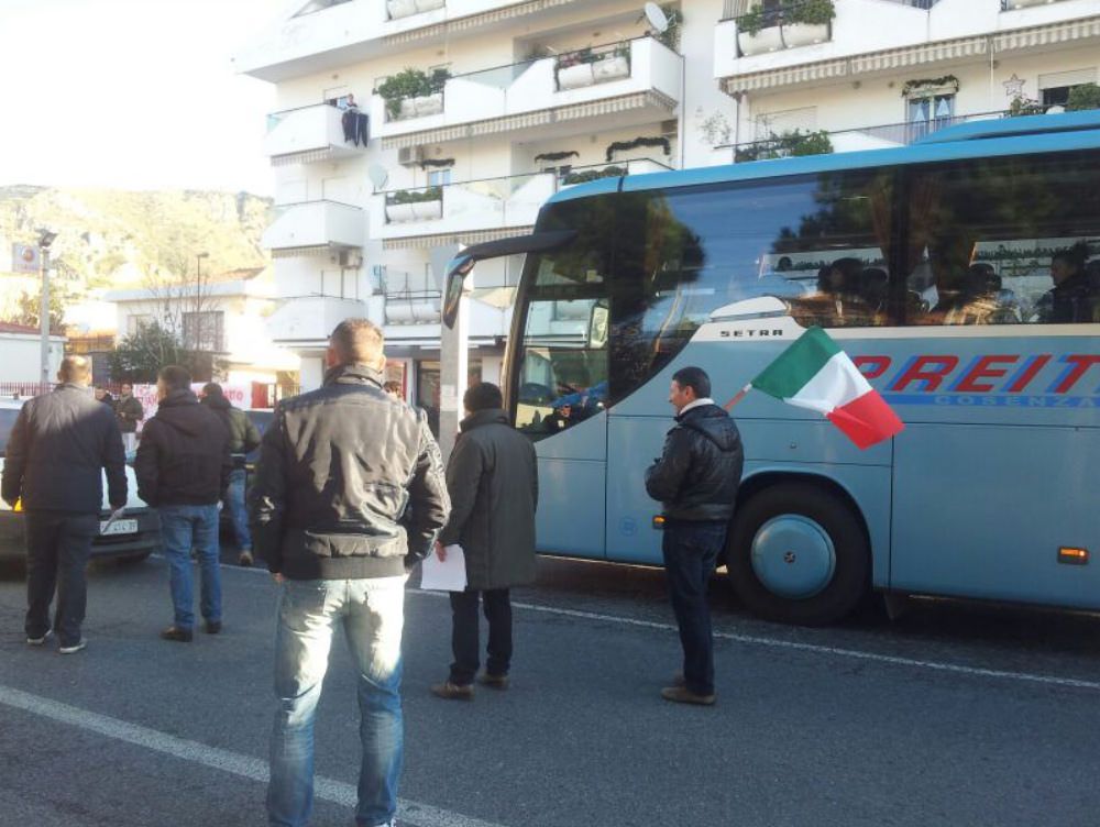 Amantea, sit-in dei "Forconi" sulla Tirrenica
