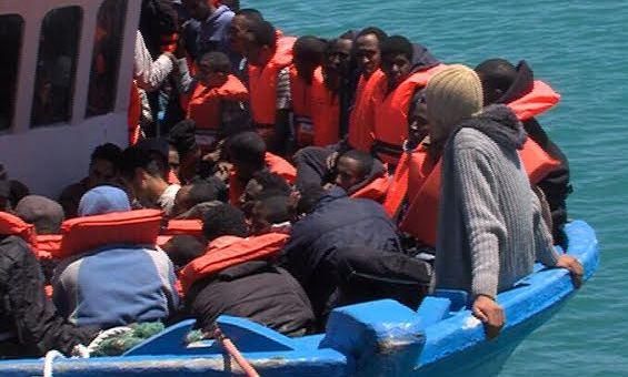 Migranti, in 53 sbarcano a Roccella Jonica