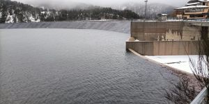 Le abbondanti piogge invernali riempiono la diga del Menta: raggiunta la quota massima