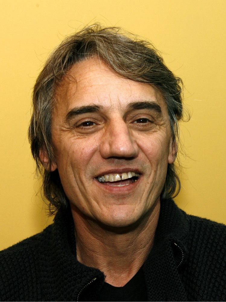 A Rosarno una catena umana per dire "No" al razzismo